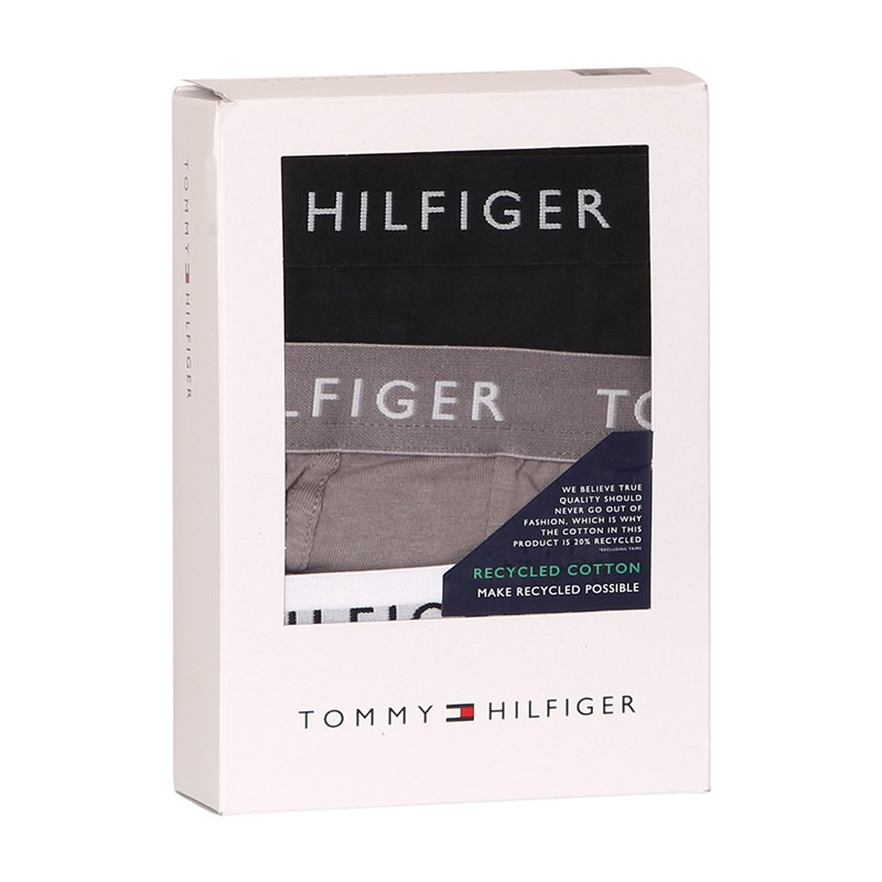 3PACK pánské boxerky Tommy Hilfiger vícebarevné (UM0UM02204 0TG) XL, trenky / trenýrky.
Parádní boxerky Tommy Hilfiger potěší jak sportovce tak elegány.
Materiál s měkkými lemy perfektně sedí na těle. Boxerky mají extra dlouhou nohavičku, která zajišťuje pohodlí a stehna se vám tak nebudou při chůzi dřít.
Více se dozvíš v klasických informacích o produktu.