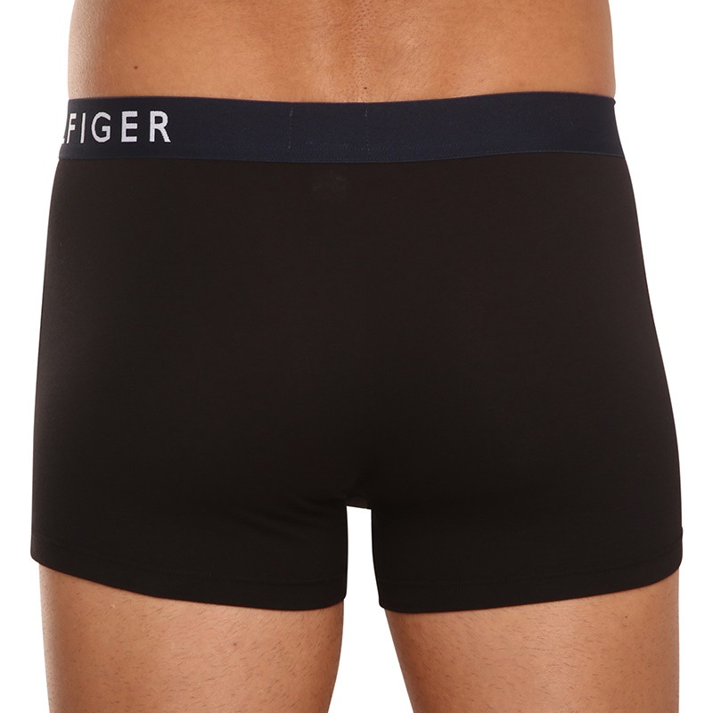 3PACK pánské boxerky Tommy Hilfiger černé (UM0UM01234 0R9) S, trenky / trenýrky.
Pánské boxerky, které potěší muže i jejich ženy
Boxerky Tommy Hilfiger vynikají kvalitou zpracování a díky kombinaci bavlny a elastanu dobře sedí a jsou příjemné na dotek.
Spodní prádlo Tommy Hilfiger je zárukou nejvyšší kvality
Značka Tommy Hilfiger se stala ikonou amerického oblékání před téměř 40 lety a jeho barevnost v tónech modré, červené a bílé je rozeznatelná na první pohled.