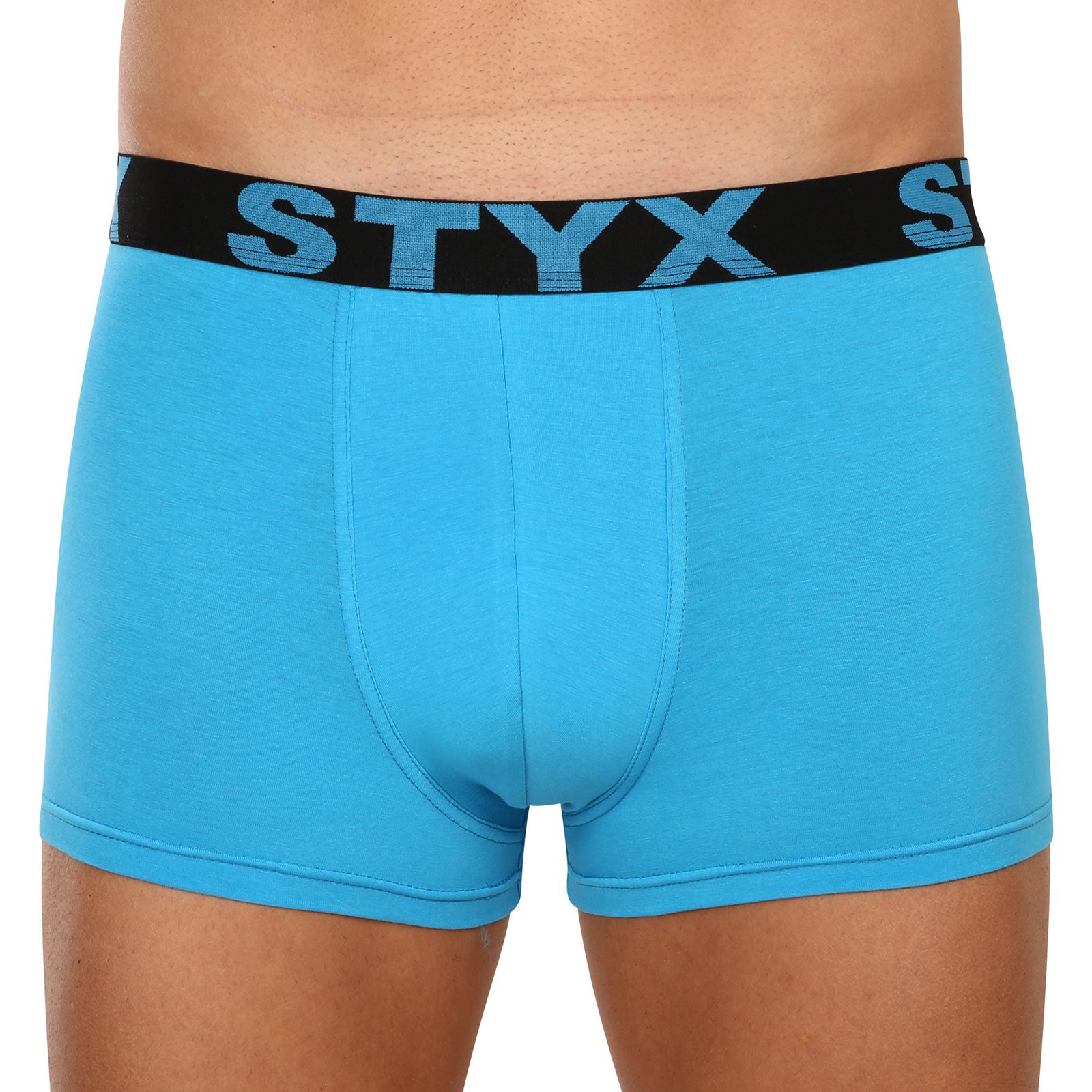 3PACK pánské boxerky Styx sportovní guma nadrozměr modré (3R96879) 3XL, trenky / trenýrky.
Boxerky Styx jsou skvělou volbou, pokud máš rád pohodlné a kvalitní pánské spodní prádlo.
Boxerky Styx s přívlastkem „sport“ jsou vytvořeny z kombinace bavlny, antibakteriálního modalu a elastanu, jsou velice pohodlné na celodenní nošení a aktivity všeho druhu.
A jak je to s praním?
Více se dozvíš v klasických informacích o produktu.