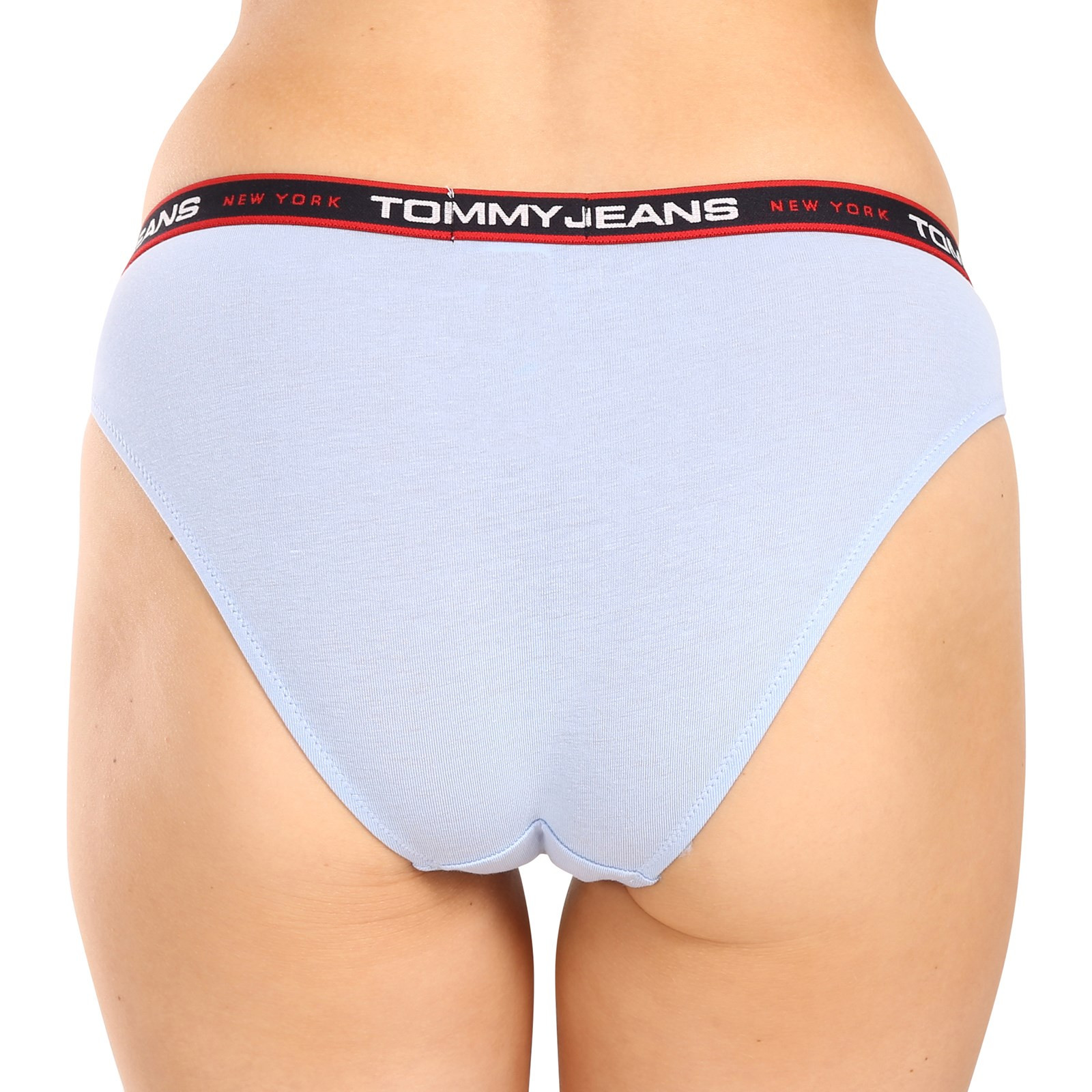 3PACK dámské kalhotky Tommy Hilfiger vícebarevné (UW0UW04710 0SQ) M.
Hledáte kalhotky, které jsou v poměru cena/výkon tou nejlepší volbou?
 
Tyto dámské kalhotky jsou jedny z nejprodávanějších na našem e-shopu a není divu - jsou moderní, designové, výborně sedí a navíc mají skvělou cenu.
Co se týká praní - pojďme se domluvit, že je budete prát pouze na 30°C a nebudete je sušit v sušičce, jinak by se mohlo stát, že už nebude možné je nosit - více se dozvíte níže v klasických informacích o produktu.