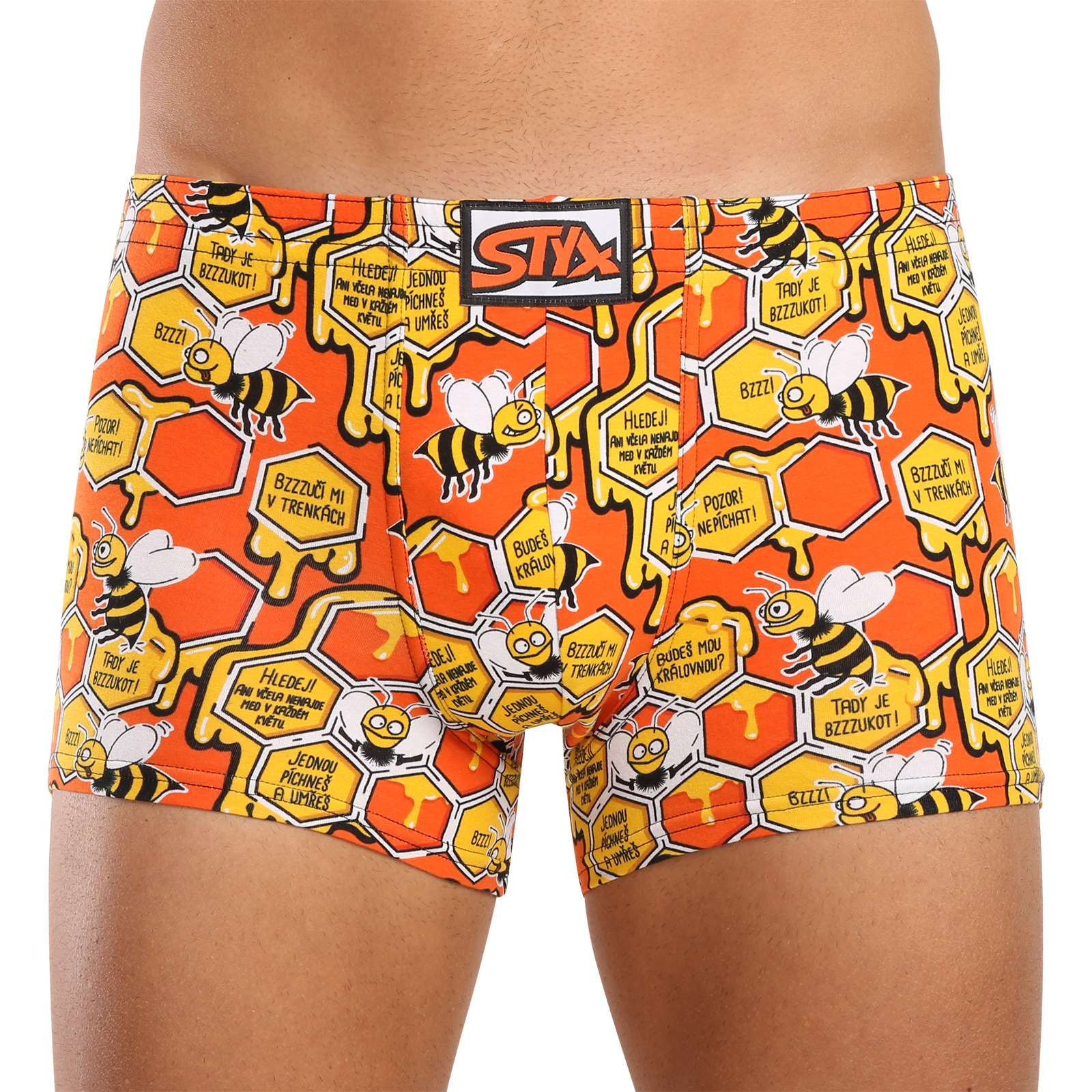 3PACK pánské boxerky Styx art klasická guma vícebarevné (3Q12914) L, trenky / trenýrky.
Boxerky Styx jsou skvělou volbou, pokud máte rádi pohodlné a kvalitní pánské spodní prádlo.
          
Boxerky Styx s přívlastkem „classic“ jsou vytvořeny z kombinace bavlny, antibakteriálního modalu a elastanu, jsou velice pohodlné na celodenní nošení a aktivity všeho druhu.
     
A jak je to s praním?