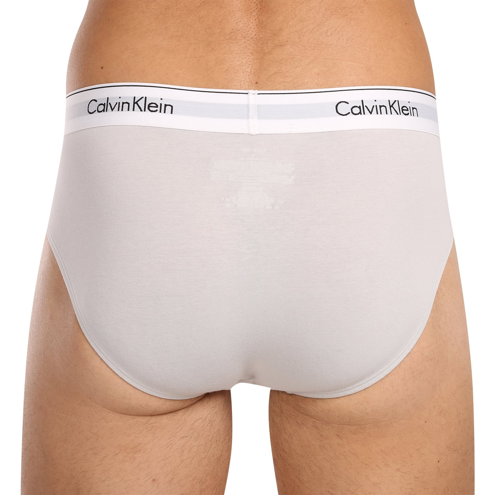 3PACK pánské slipy Calvin Klein vícebarevné (NB2379A-GW4) S.
Tyto parádní slipy Calvin Klein potěší všechny muže.
Příjemný materiál s měkkými lemy perfektně sedí na těle. Slipy dobře padnou a nemusíte se bát, že by se vás někde zařezávaly.
Víc se dozvíš v klasických informacích o produktu.