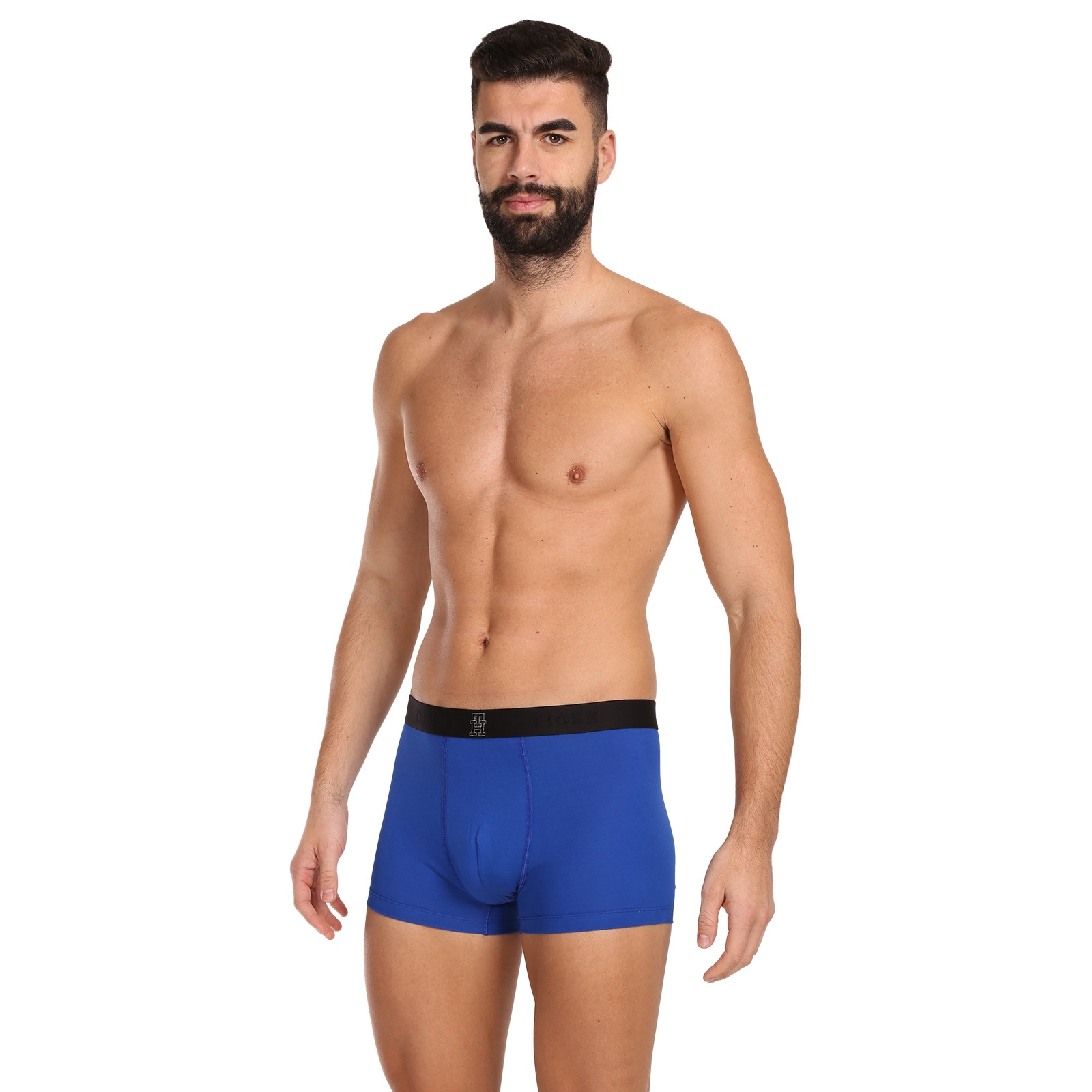 Pánský set Tommy Hilfiger boxerky a ponožky v dárkovém balení (UM0UM03040 0WY) XL, trenky / trenýrky.
 
Hledáte set pánského spodního prádla, který je vyroben z příjemného materiálu?
    
Tento set pánského spodního prádla je vyroben z velice příjemného materiálu, skládá se ze dvou kusů, set je navíc zabalen v praktickém balení.