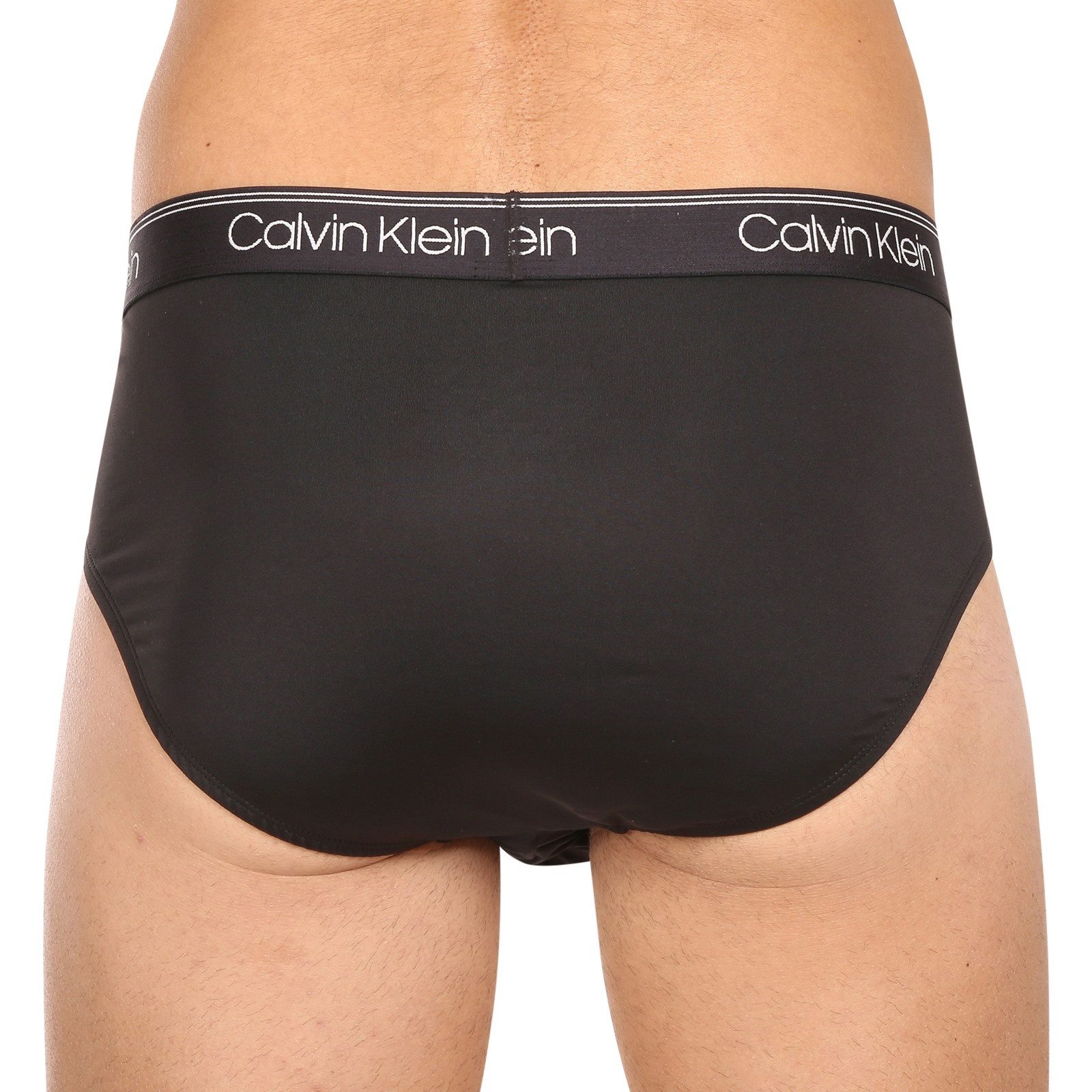 3PACK pánské slipy Calvin Klein černé (NB2568A-UB1) M.
Tyto parádní slipy Calvin Klein potěší všechny muže.
Příjemný materiál s měkkými lemy perfektně sedí na těle. Slipy dobře padnou a nemusíte se bát, že by se vás někde zařezávaly.
Víc se dozvíš v klasických informacích o produktu.