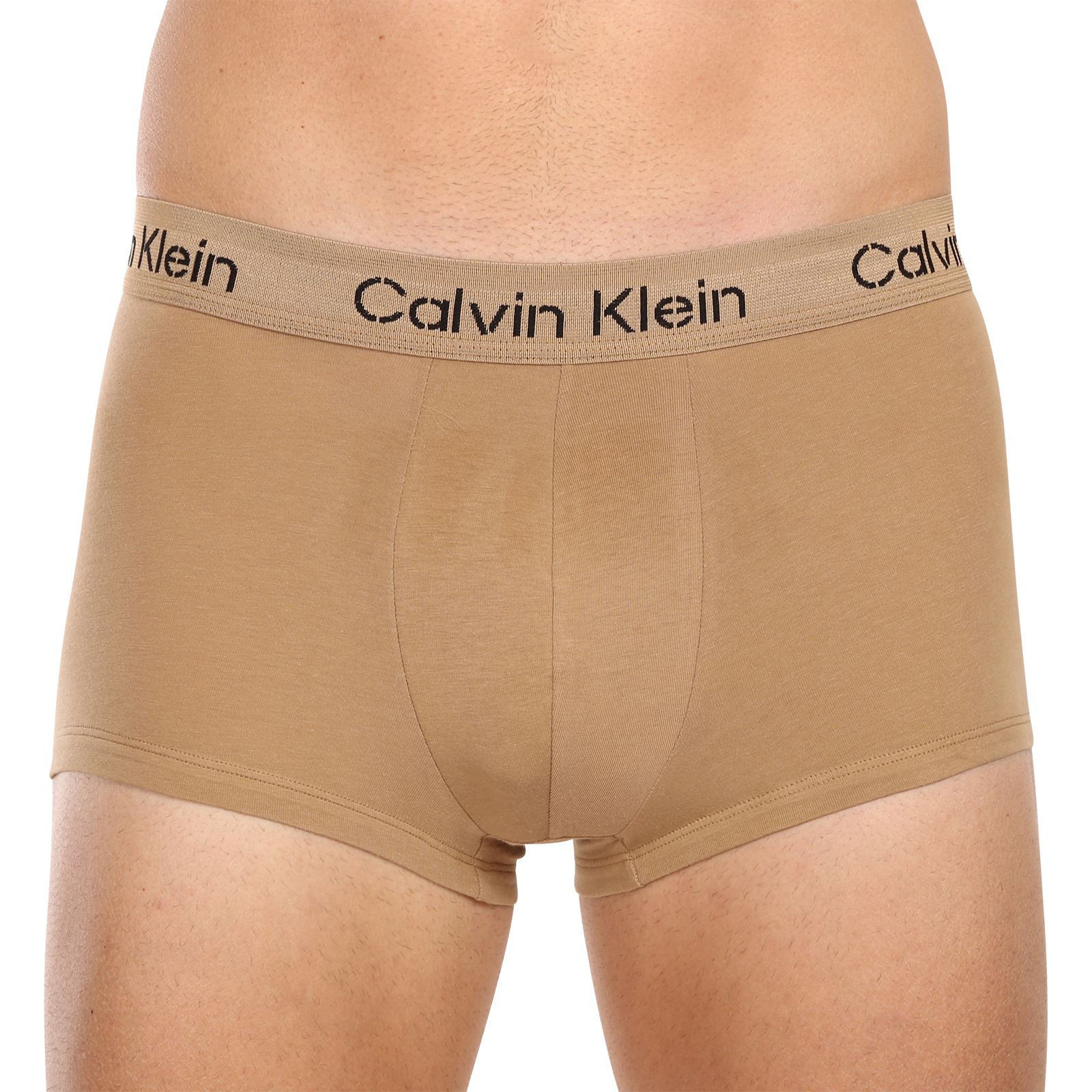 3PACK pánské boxerky Calvin Klein vícebarevné (NB3705A-GN1) L, trenky / trenýrky.
Kvalitní boxerky do každého šatníku
Pánské boxerky Calvin Klein s delší nohavičkou zajišťují dokonalý komfort pro každodenní nošení, nezáleží na tom, jestli tě čeká důležitá pracovní schůzka nebo lezení po skalách.
Spodní prádlo Calvin Klein milují lidé po celém světě
Pánské spodní prádlo Calvin Klein patří ke stálicím módního průmyslu.