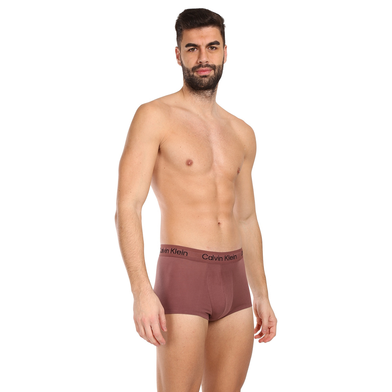 3PACK pánské boxerky Calvin Klein vícebarevné (NB3705A-GN1) L, trenky / trenýrky.
Kvalitní boxerky do každého šatníku
Pánské boxerky Calvin Klein s delší nohavičkou zajišťují dokonalý komfort pro každodenní nošení, nezáleží na tom, jestli tě čeká důležitá pracovní schůzka nebo lezení po skalách.
Spodní prádlo Calvin Klein milují lidé po celém světě
Pánské spodní prádlo Calvin Klein patří ke stálicím módního průmyslu.