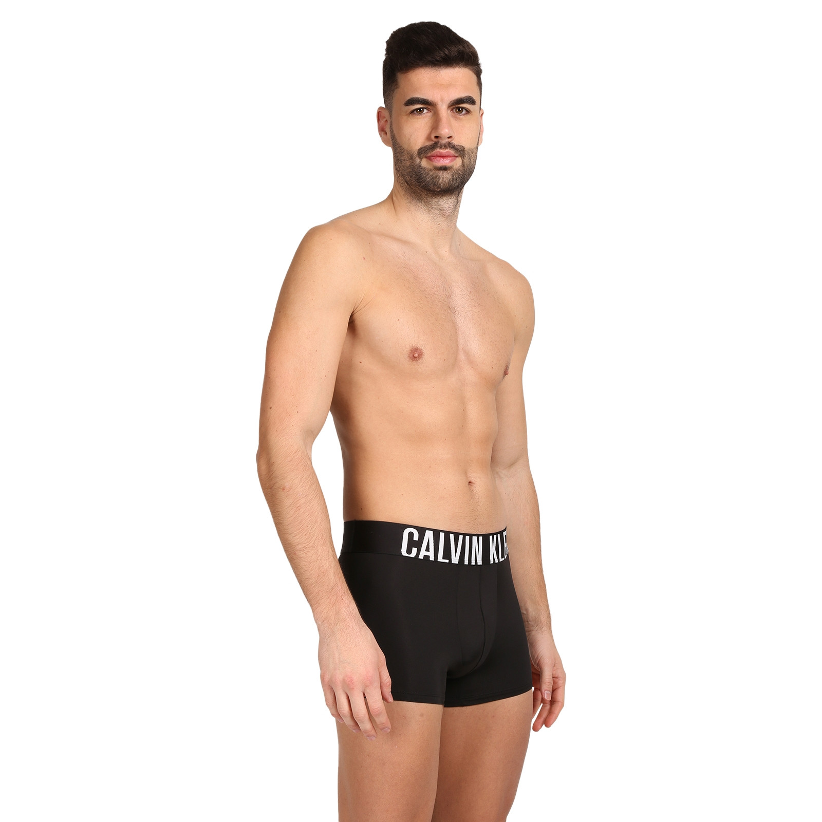 3PACK pánské boxerky Calvin Klein černé (NB3775A-UB1) XXL, trenky / trenýrky.
Kvalitní boxerky do každého šatníku
Pánské boxerky Calvin Klein s delší nohavičkou zajišťují dokonalý komfort pro každodenní nošení, nezáleží na tom, jestli tě čeká důležitá pracovní schůzka nebo lezení po skalách.
Spodní prádlo Calvin Klein milují lidé po celém světě
Pánské spodní prádlo Calvin Klein patří ke stálicím módního průmyslu.