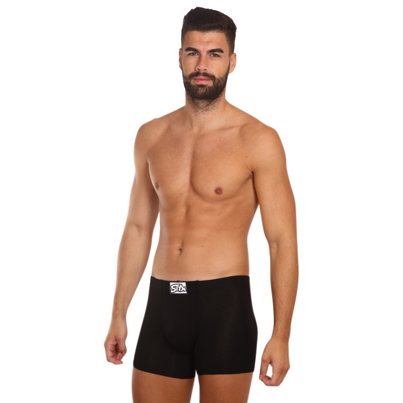 3PACK pánské boxerky Styx long klasická guma černé (F9606060) S, trenky / trenýrky.
Boxerky Styx jsou skvělou volbou, pokud máte rádi pohodlné a kvalitní pánské spodní prádlo.
          
Boxerky Styx s přívlastkem „classic“ jsou vytvořeny z kombinace bavlny, antibakteriálního modalu a elastanu, jsou velice pohodlné na celodenní nošení a aktivity všeho druhu.
     
A jak je to s praním?