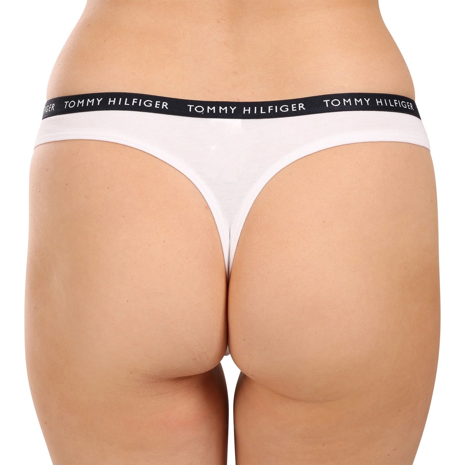 3PACK dámská tanga Tommy Hilfiger vícebarevná (UW0UW02829 0WS) XS.
Tanga Tommy Hilfiger pro každou stylovou ženu
Tanga Tommy Hilfiger jsou tak pohodlná, že jakmile si je oblékneš, budeš mít pocit, jako bys na sobě ani nic neměla.
Prádlo Tommy Hilfiger ti dodá klasiku v moderním provedení
Spodní prádlo Tommy Hilfiger v sobě dokonale kombinuje sportovní eleganci a městskou pohodu, je jaké stvořené pro všechny ženy, které vědí o co v módě kráčí.