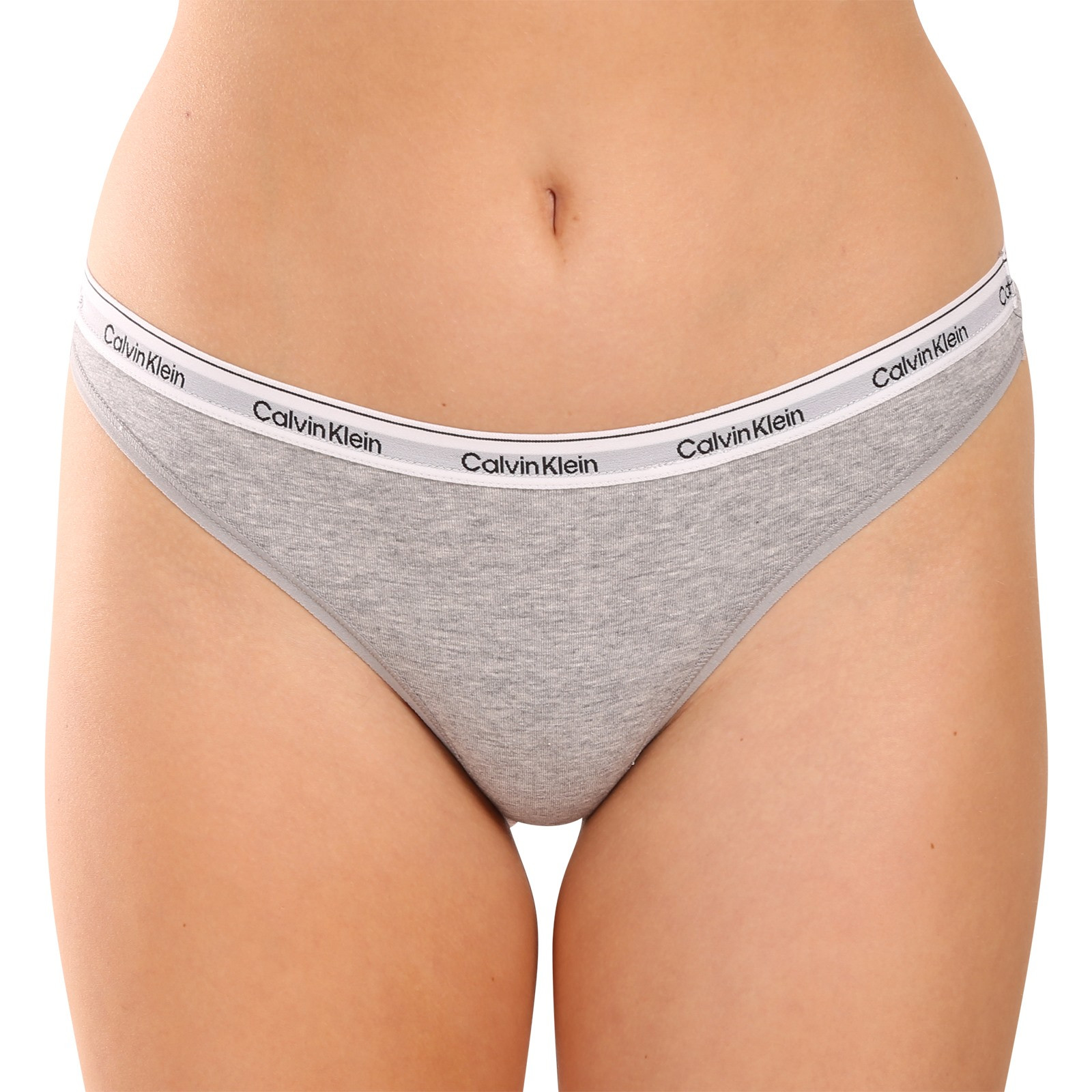 3PACK dámská tanga Calvin Klein vícebarevná (QD5209E-NP4) XXL.
Tyto tanga Calvin Klein vypadají velmi luxusně, a to nejen díky originální vytkávané gumě.