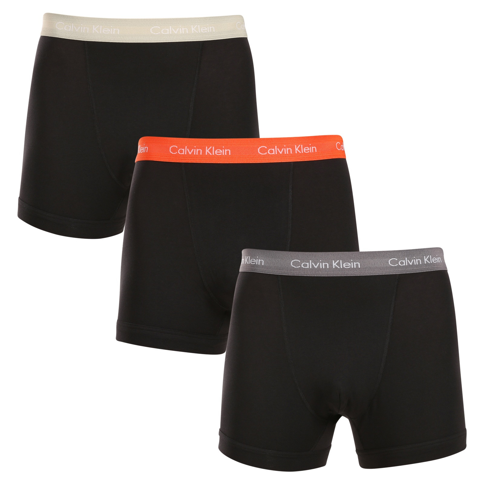 3PACK pánské boxerky Calvin Klein černé (U2662G-MWR) XL, trenky / trenýrky.
Kvalitní boxerky do každého šatníku
Pánské boxerky Calvin Klein s delší nohavičkou zajišťují dokonalý komfort pro každodenní nošení, nezáleží na tom, jestli tě čeká důležitá pracovní schůzka nebo lezení po skalách.
Spodní prádlo Calvin Klein milují lidé po celém světě
Pánské spodní prádlo Calvin Klein patří ke stálicím módního průmyslu.