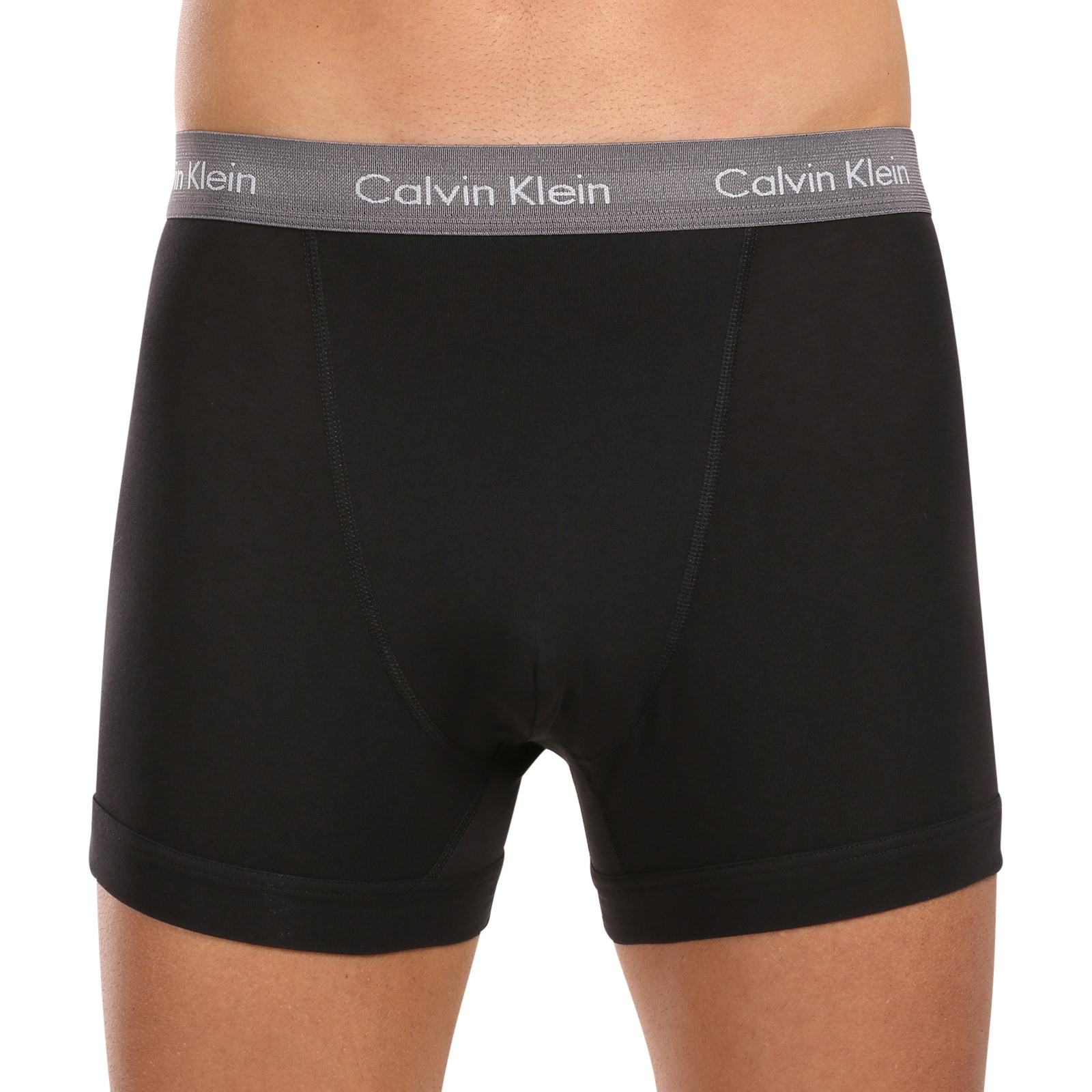 3PACK pánské boxerky Calvin Klein černé (U2662G-MWR) XL, trenky / trenýrky.
Kvalitní boxerky do každého šatníku
Pánské boxerky Calvin Klein s delší nohavičkou zajišťují dokonalý komfort pro každodenní nošení, nezáleží na tom, jestli tě čeká důležitá pracovní schůzka nebo lezení po skalách.
Spodní prádlo Calvin Klein milují lidé po celém světě
Pánské spodní prádlo Calvin Klein patří ke stálicím módního průmyslu.