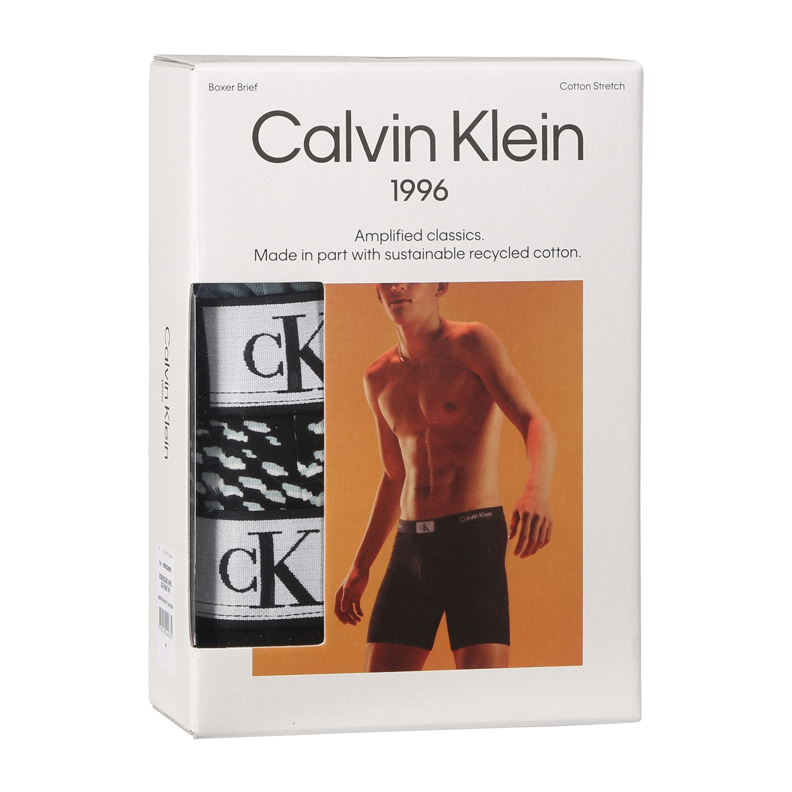 3PACK pánské boxerky Calvin Klein vícebarevné (NB3529E-MRU) XL, trenky / trenýrky.
Kvalitní boxerky do každého šatníku
Pánské boxerky Calvin Klein s delší nohavičkou zajišťují dokonalý komfort pro každodenní nošení, nezáleží na tom, jestli tě čeká důležitá pracovní schůzka nebo lezení po skalách.
Spodní prádlo Calvin Klein milují lidé po celém světě
Pánské spodní prádlo Calvin Klein patří ke stálicím módního průmyslu.