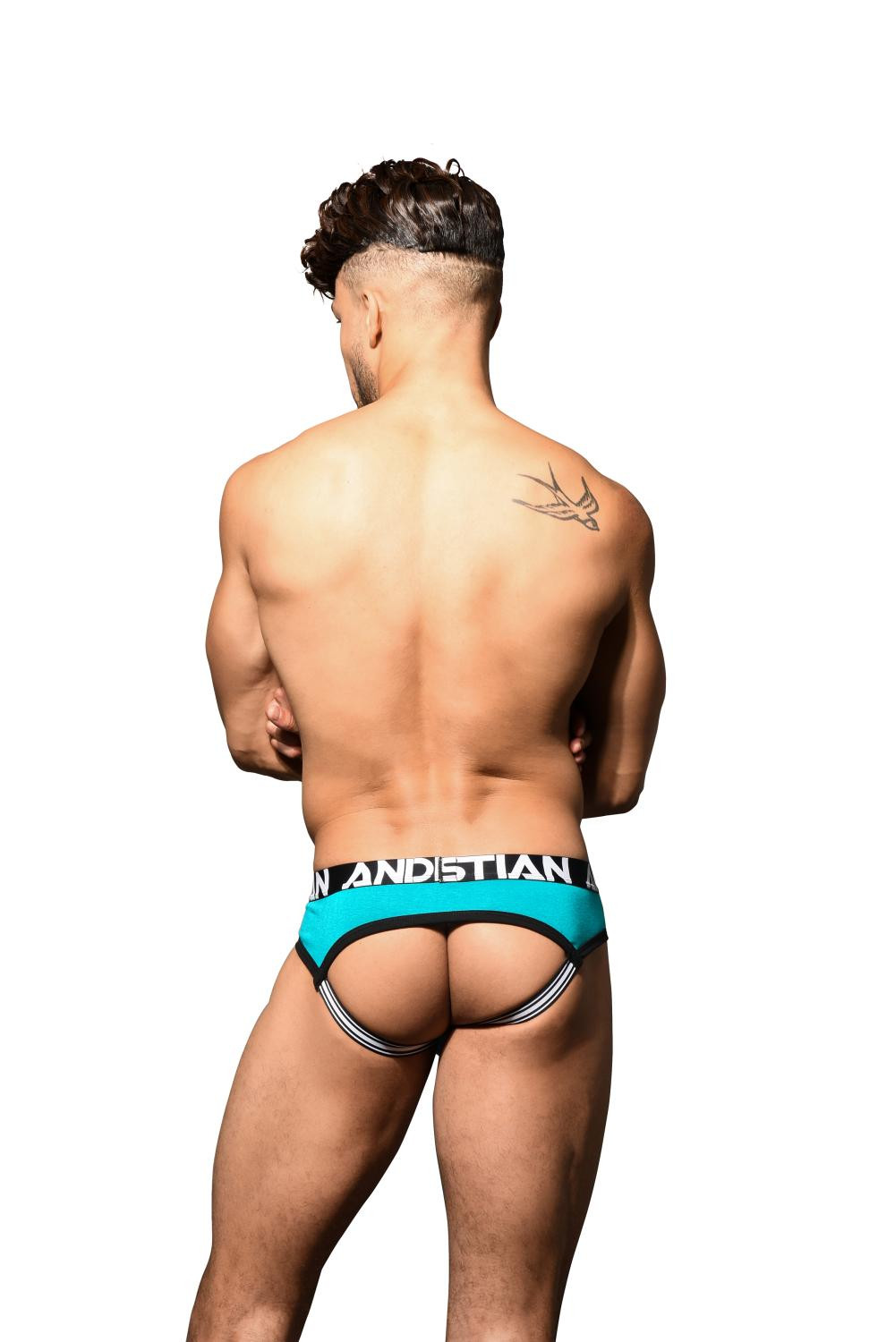 Pánské jocksy Andrew Christian modré SHOW-IT (93091-TEAL) XL.
Sexy jocksy Andrew Christian pro sebevědomé muže
Svůdné pánské jocksy Andrew Christian jsou ideální volbou pro muže, kteří chtějí přinést trochu extravagance do svého šatníku.
Spodní prádlo Andrew Christian miluje muže
Svůdné pánské prádlo Andrew Christian nechá s přehledem vyniknout všechny tvoje přednosti.