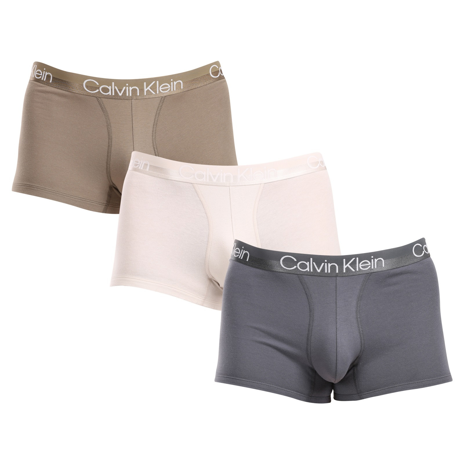 3PACK pánské boxerky Calvin Klein vícebarevné (NB2970A-N2N) M, trenky / trenýrky.
Kvalitní boxerky do každého šatníku
Pánské boxerky Calvin Klein s delší nohavičkou zajišťují dokonalý komfort pro každodenní nošení, nezáleží na tom, jestli tě čeká důležitá pracovní schůzka nebo lezení po skalách.
Spodní prádlo Calvin Klein milují lidé po celém světě
Pánské spodní prádlo Calvin Klein patří ke stálicím módního průmyslu.