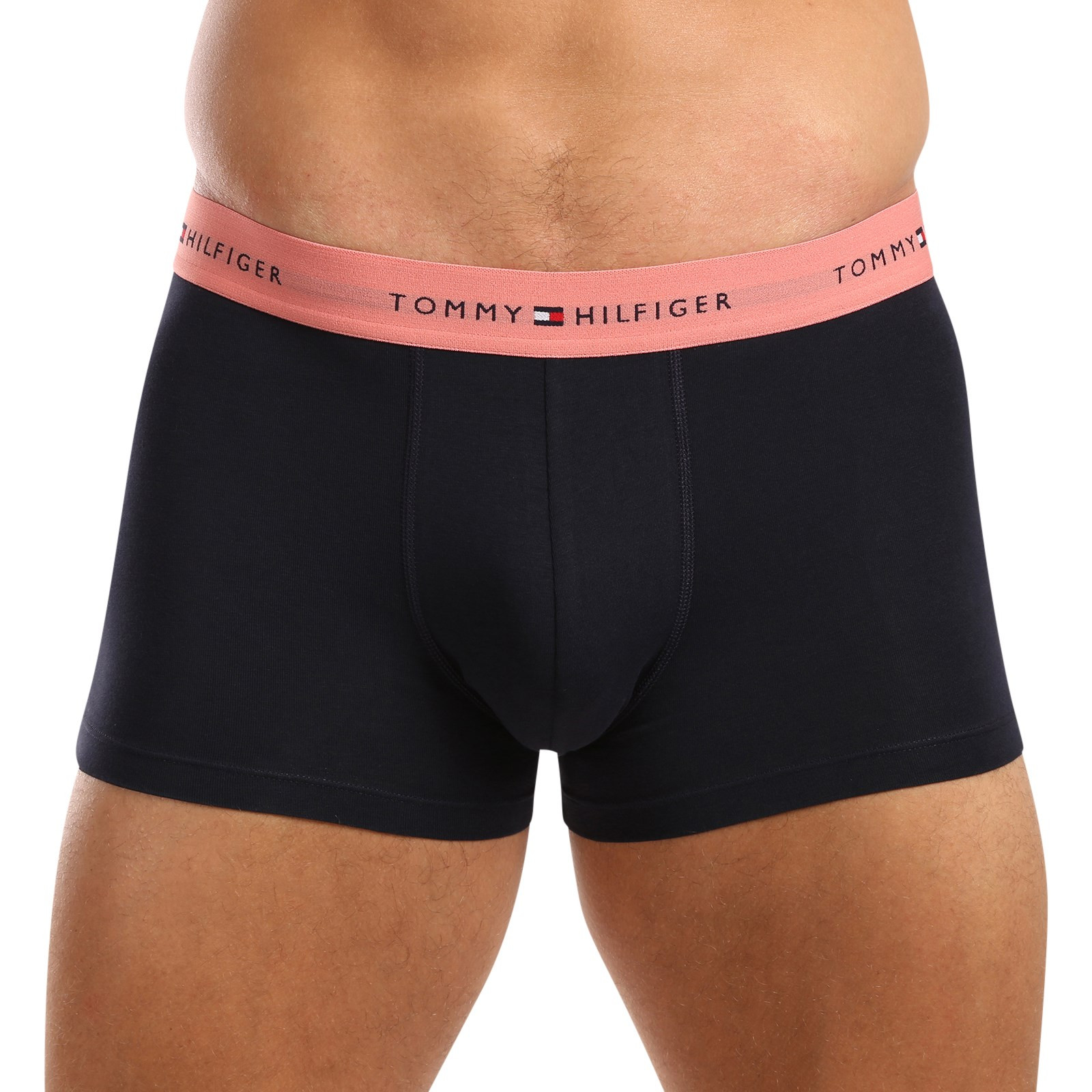 3PACK pánské boxerky Tommy Hilfiger tmavě modré (UM0UM02763 0XM) S, trenky / trenýrky.
Pánské boxerky, které potěší muže i jejich ženy
Boxerky Tommy Hilfiger vynikají kvalitou zpracování a díky kombinaci bavlny a elastanu dobře sedí a jsou příjemné na dotek.
Spodní prádlo Tommy Hilfiger je zárukou nejvyšší kvality
Značka Tommy Hilfiger se stala ikonou amerického oblékání před téměř 40 lety a jeho barevnost v tónech modré, červené a bílé je rozeznatelná na první pohled.