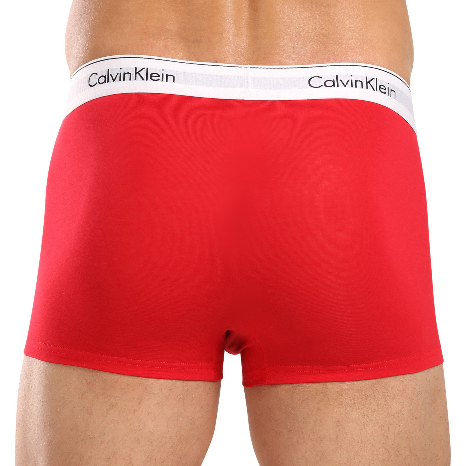 3PACK pánské boxerky Calvin Klein vícebarevné (NB2380A-N2I) L, trenky / trenýrky.
Kvalitní boxerky do každého šatníku
Pánské boxerky Calvin Klein s delší nohavičkou zajišťují dokonalý komfort pro každodenní nošení, nezáleží na tom, jestli tě čeká důležitá pracovní schůzka nebo lezení po skalách.
Spodní prádlo Calvin Klein milují lidé po celém světě
Pánské spodní prádlo Calvin Klein patří ke stálicím módního průmyslu.