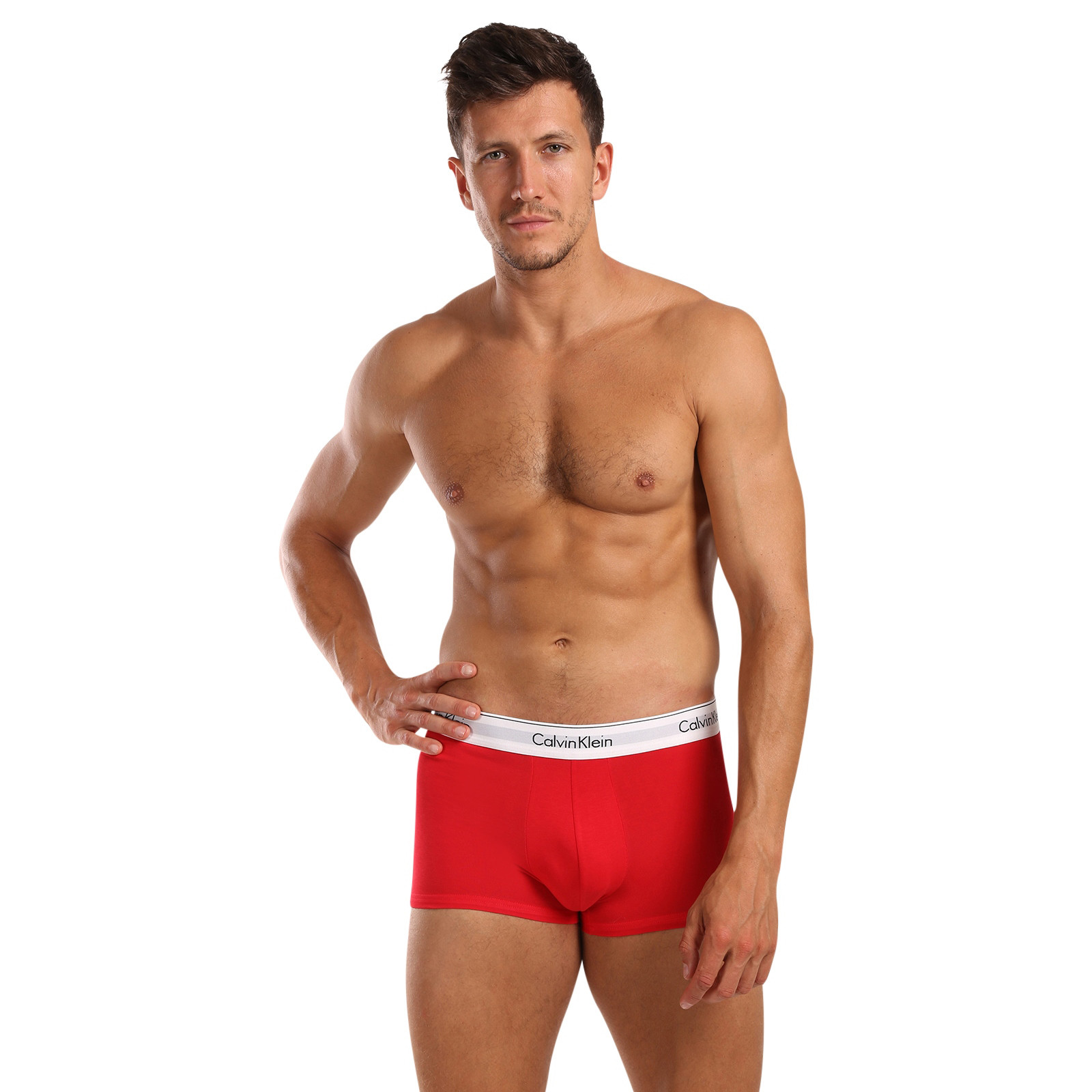 3PACK pánské boxerky Calvin Klein vícebarevné (NB2380A-N2I) L, trenky / trenýrky.
Kvalitní boxerky do každého šatníku
Pánské boxerky Calvin Klein s delší nohavičkou zajišťují dokonalý komfort pro každodenní nošení, nezáleží na tom, jestli tě čeká důležitá pracovní schůzka nebo lezení po skalách.
Spodní prádlo Calvin Klein milují lidé po celém světě
Pánské spodní prádlo Calvin Klein patří ke stálicím módního průmyslu.